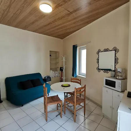 Apartment -au 2- Studio Au Centre De *